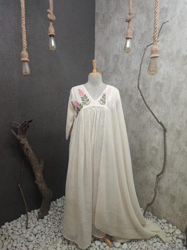 Long gown with princess cut | Jenrobe by Jasveen