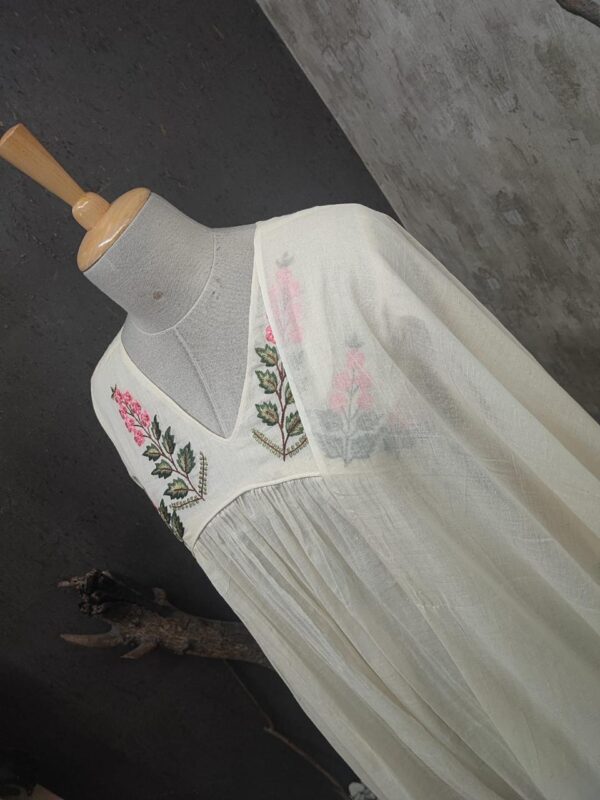 Long gown with princess cut | Jenrobe by Jasveen - Image 4