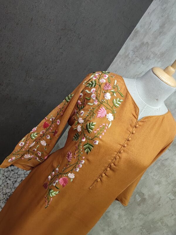 Viscose Crepe Long Kurti | Jenrobe - Image 8